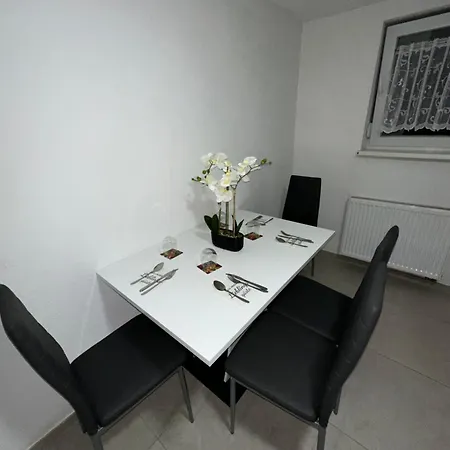 Apartment Modernes Wohnen In - Gemuetliches In Top-lage *