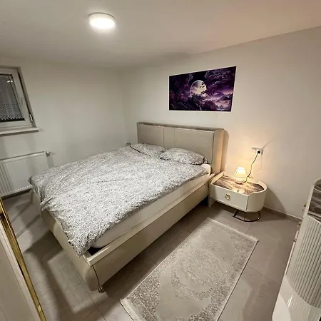 Modernes Wohnen In - Gemütliches In Top-lage Apartamento Tuttlingen