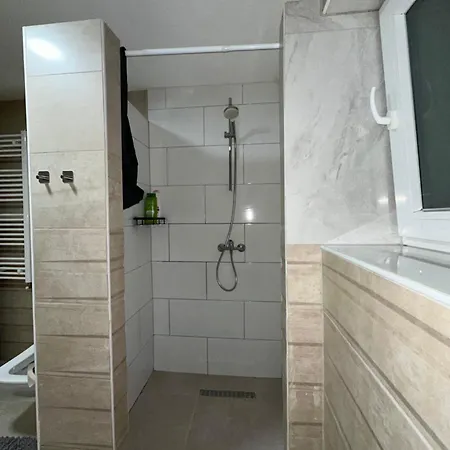 Modernes Wohnen In - Gemütliches In Top-lage Apartamento Tuttlingen